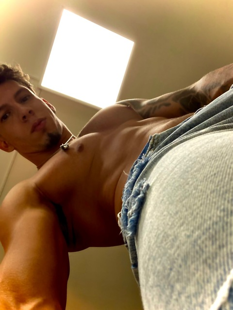 andrew_model OnlyFans - Free Access to 32 Videos & 49 Photos Onlyfans Free Access