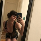 gwenxdarling (Gwen Darling) OnlyFans Leaks 

 profile picture