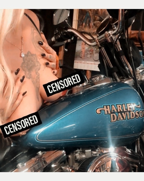 Header of kiraholmes