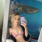 Laur🍒 @laurynshelly Leaked OnlyFans 

 profile picture