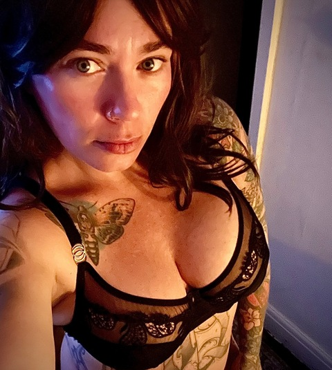 queenlilithxxx OnlyFans - Free Access to 32 Videos & 132 Photos Onlyfans Free Access