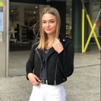 roxieexox (Roxie) OnlyFans Leaked Videos and Pictures 

 profile picture