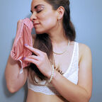 Free access to (scentspearl) Leaked OnlyFans 

 profile picture