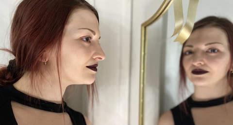 Header of thatgirlnamedem